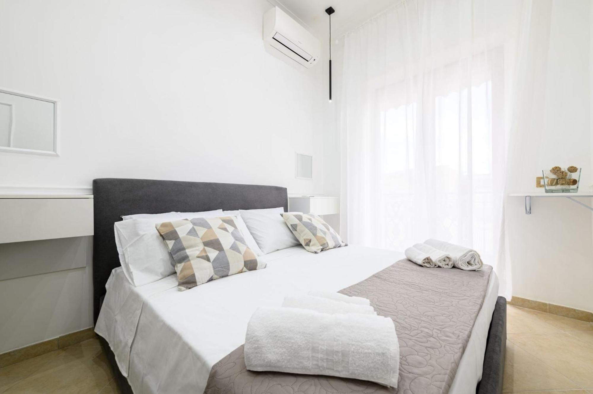 Giordano Suite Center Naples Exterior photo